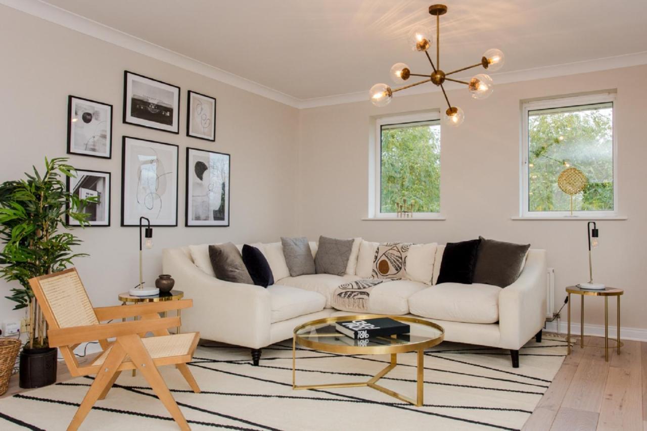 The Sparkford Gardens - Lovely 2Bdr With Balcony Лондон Екстериор снимка